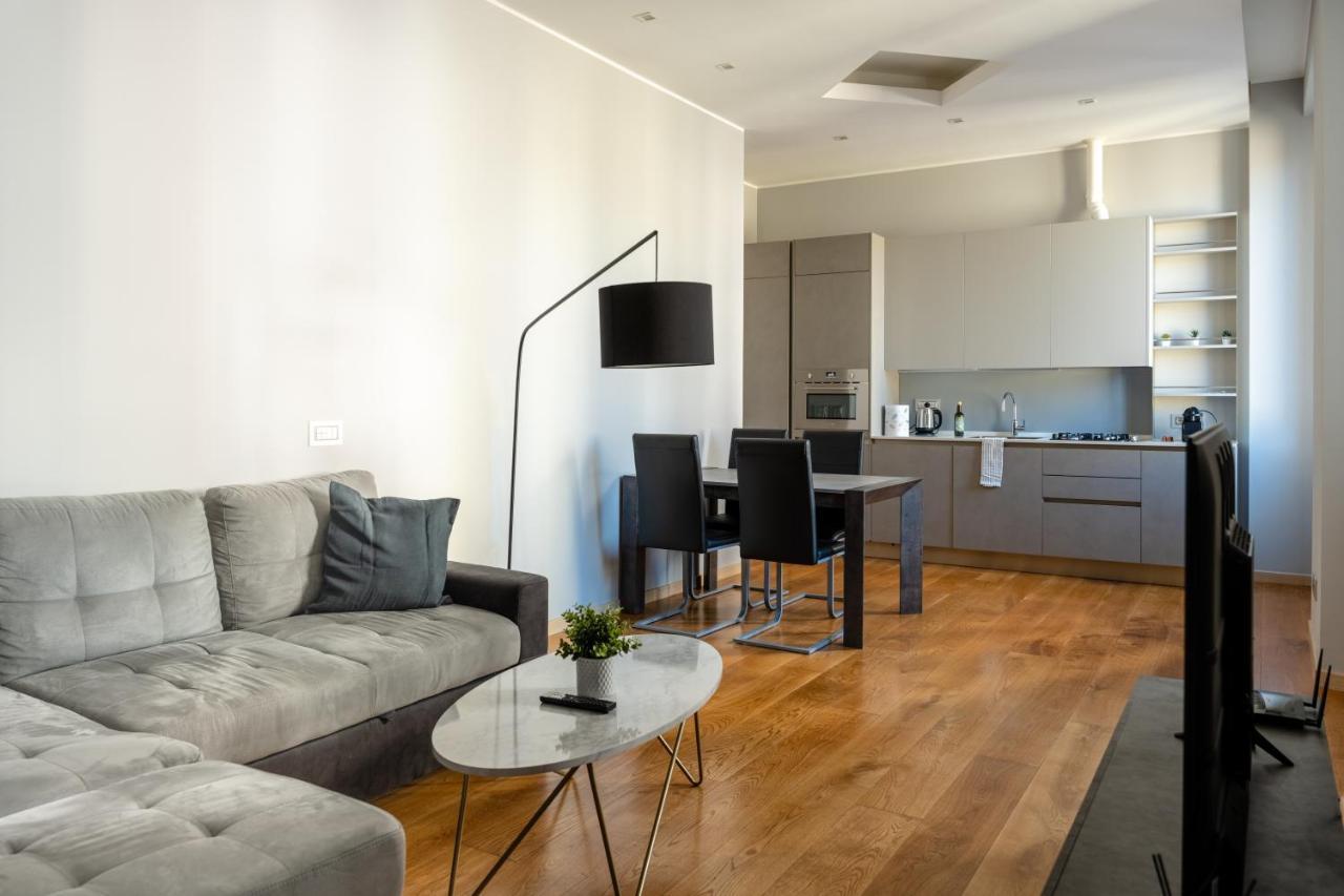 5 Min Duomo Luxury Home In Brera Design District Milano Exterior foto