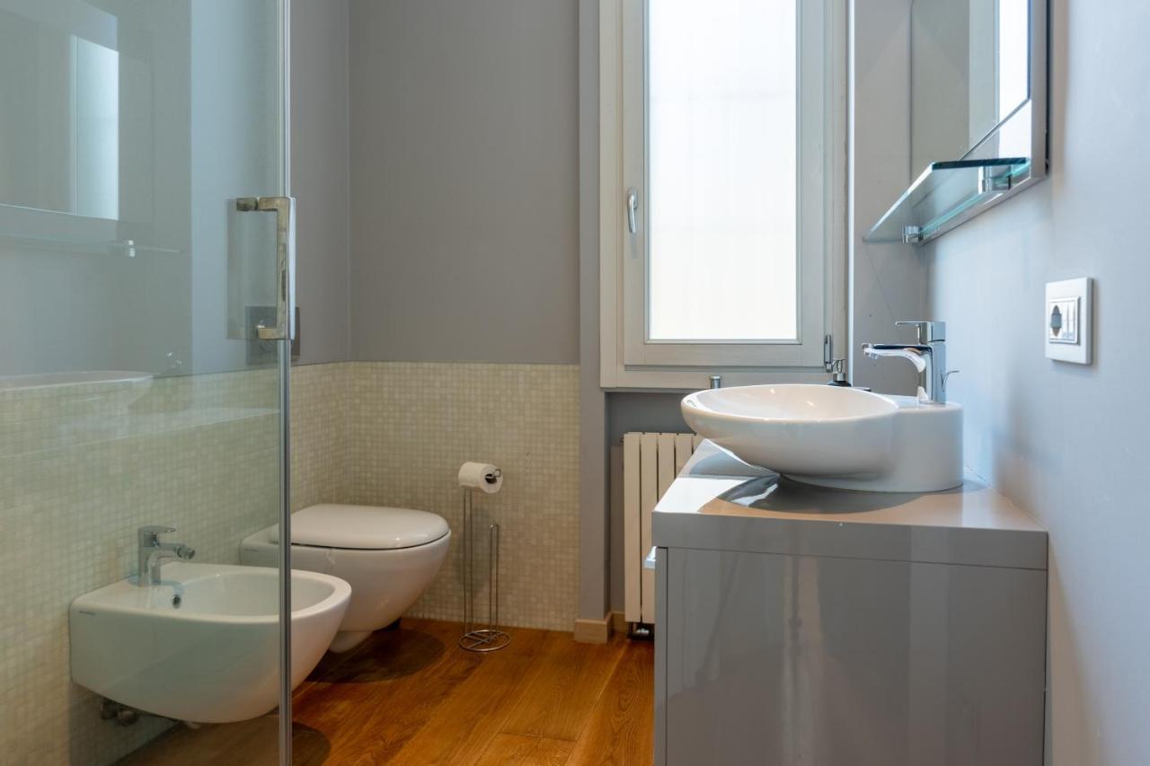 5 Min Duomo Luxury Home In Brera Design District Milano Exterior foto