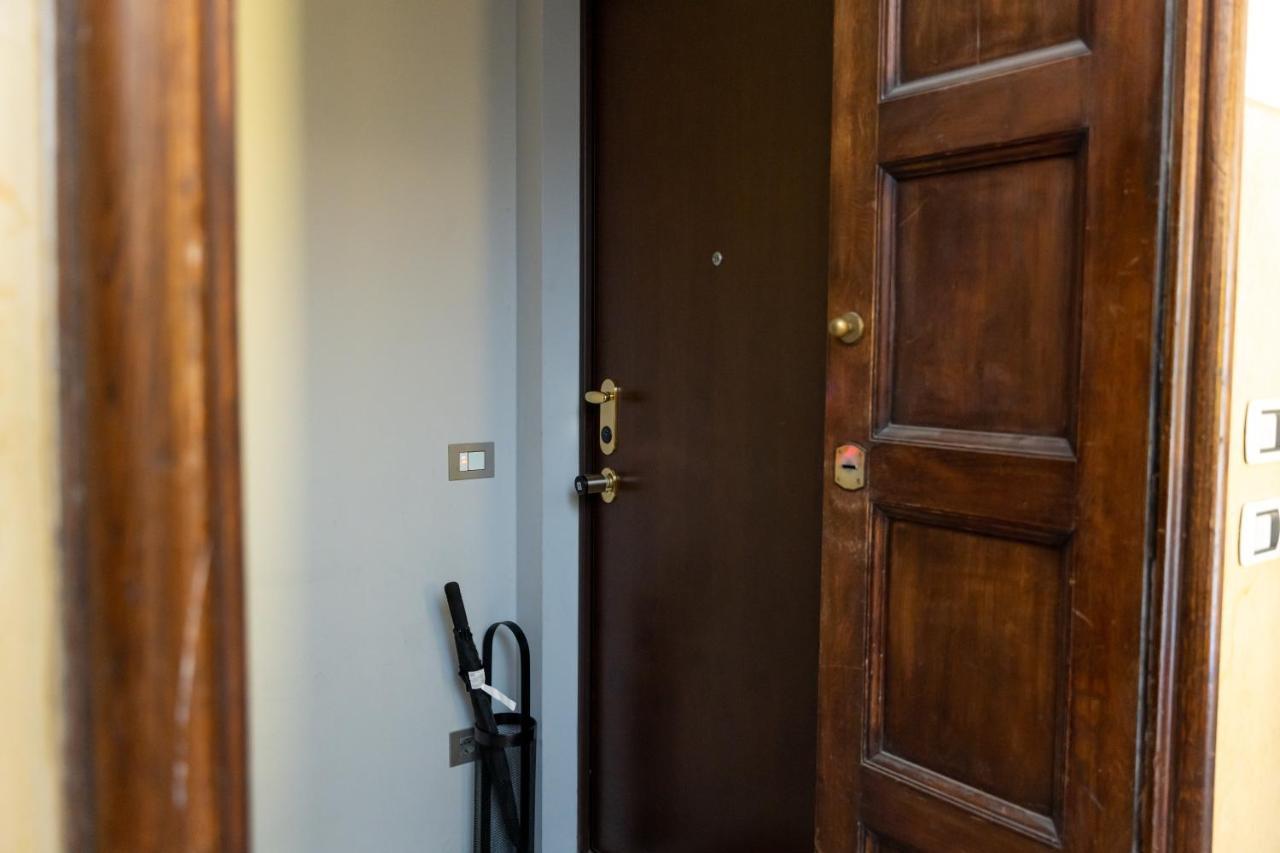 5 Min Duomo Luxury Home In Brera Design District Milano Exterior foto